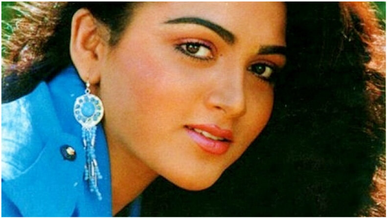 Ее первое появление в кино случилось в «Raja Nanna Raja»  — южно-индийском фильме на языке каннада 1976 года. https://clck.ru/UDf64