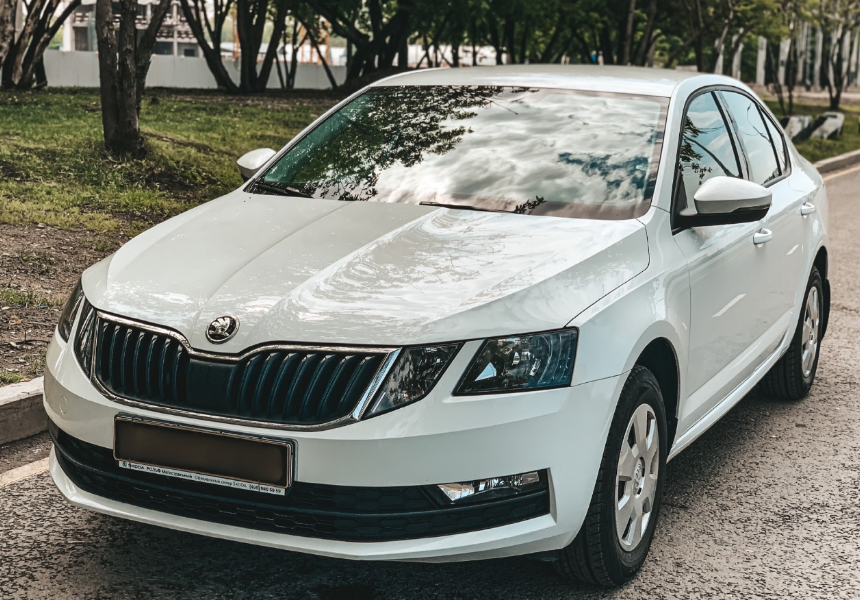 Skoda Oktavia посуточно в аренду в Казани на GetMeCar