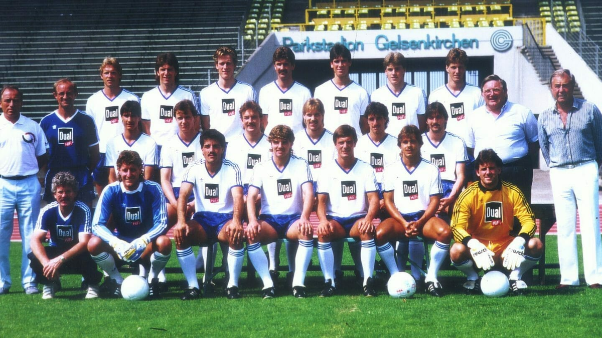 Тот самый "Шальке 04" образца сезона 87/88. 