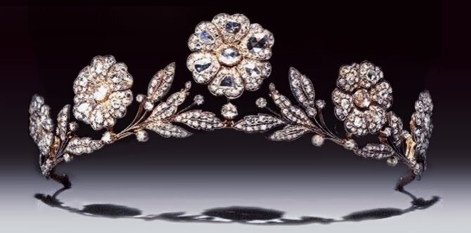 Strathmore Rose Tiara 