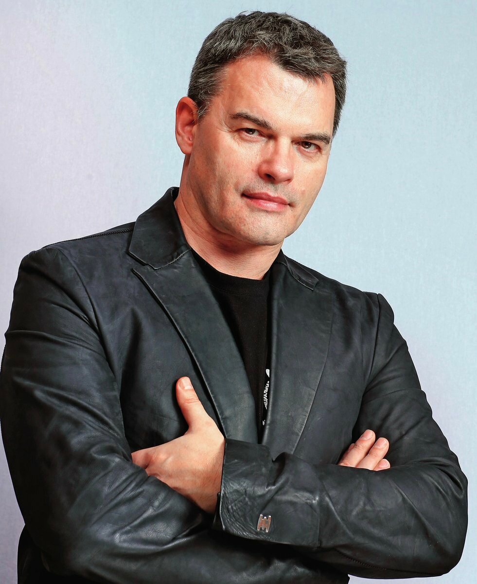 Мужественный и харизматичный Евгений Дятлов. Фото Яндекс. Картинки.