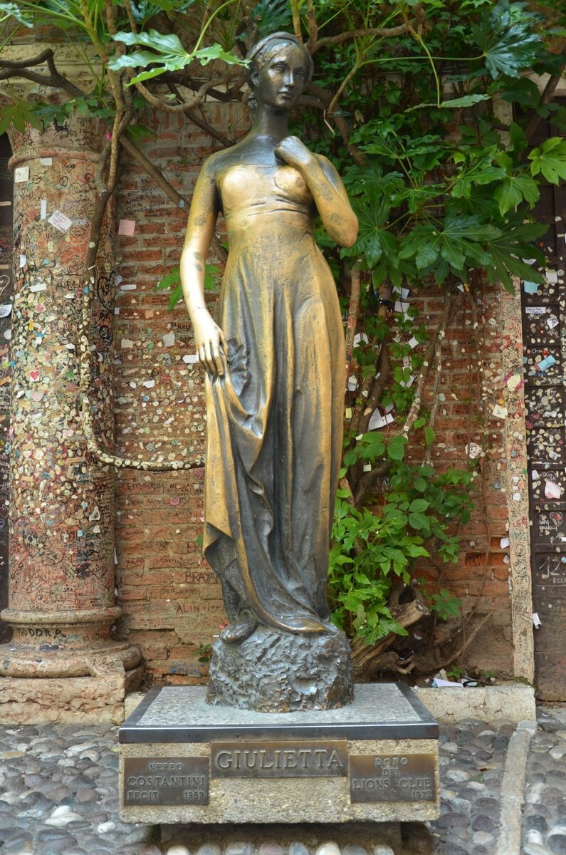 статуя джульетты в вероне
