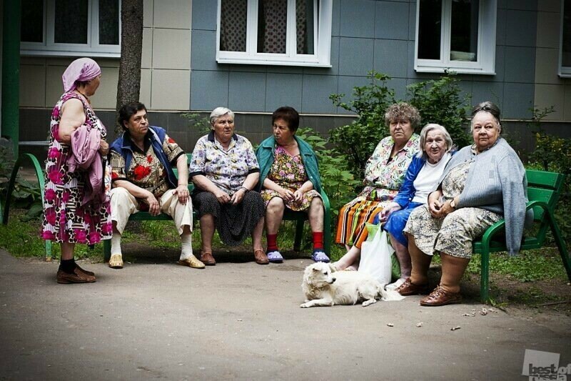 Ауыл магазины трибунаға әйләнә