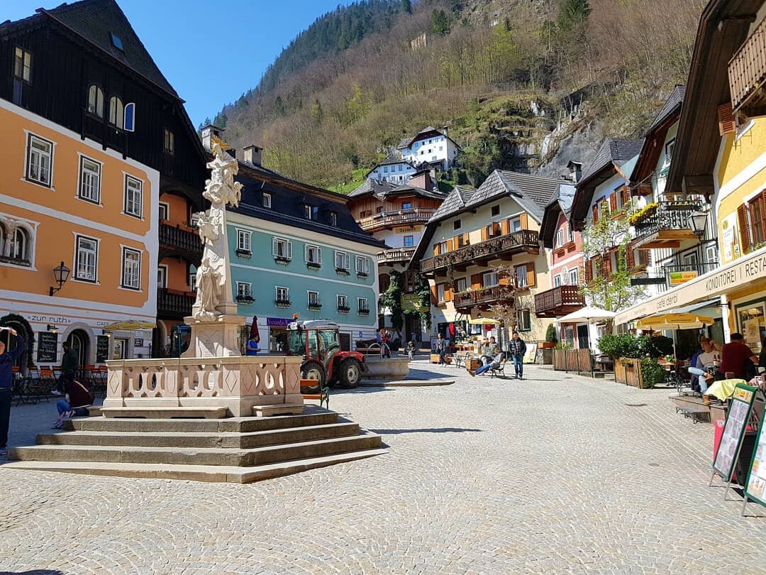 Красочная рыночная площадь