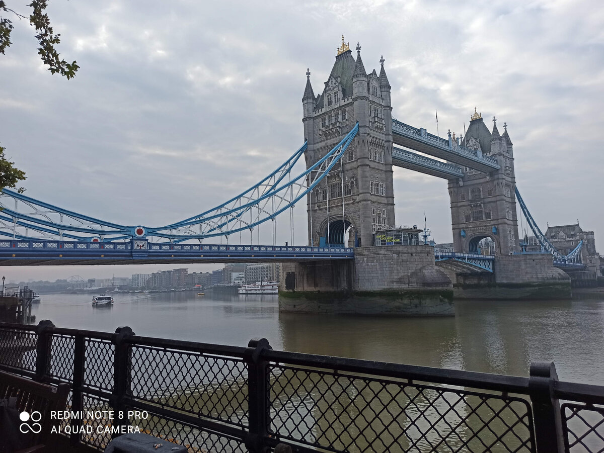 Знаменитый Tower Bridge