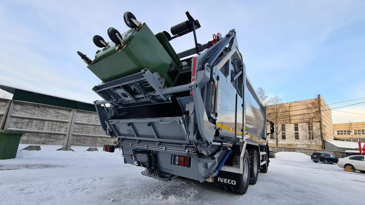 Тяжелый мусоровоз на базе Тrakker. Раскрываем подробности о новинке IVECO |  IVECO | РОССИЯ | Дзен