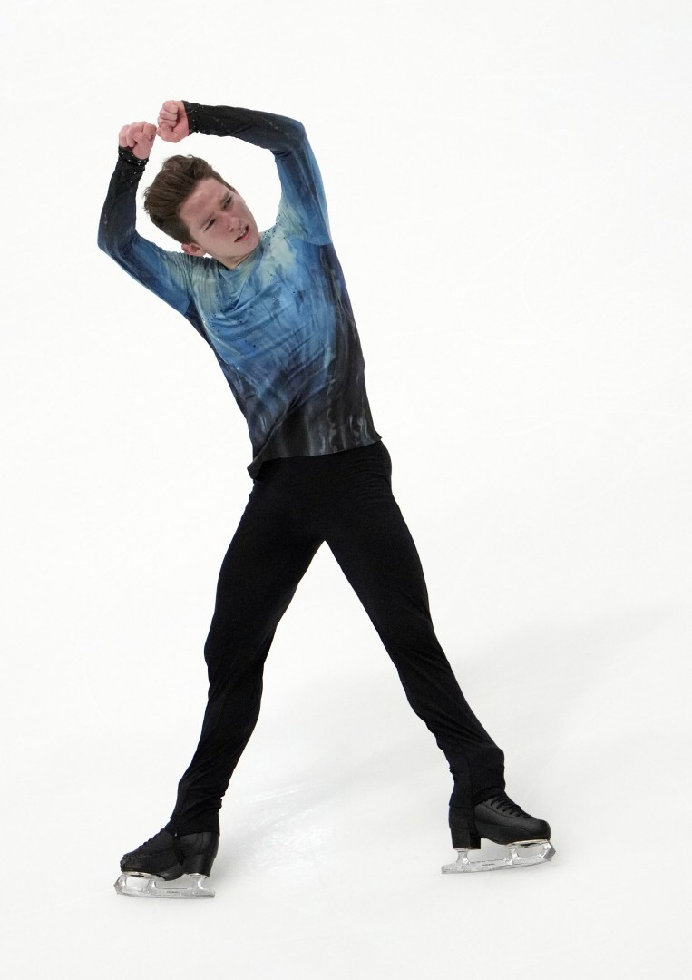 Андрей Мозалев в своём прекрасном кораблике. Из открытых источников.