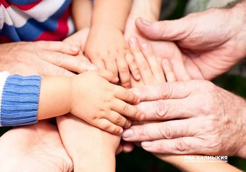 Мы все под одной крышей...фото из сети...