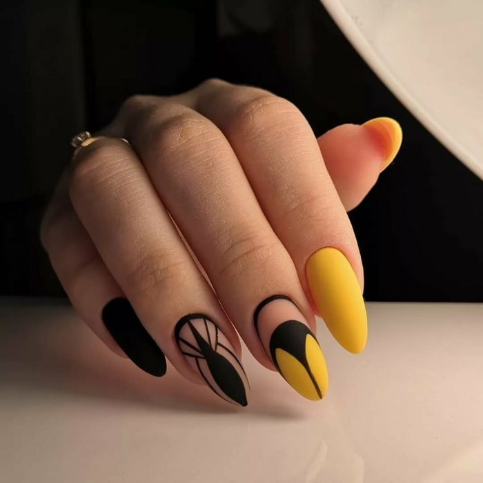 Черножелтый современный дизайн ногтей, фото, маникюр 2022: модные идеи.