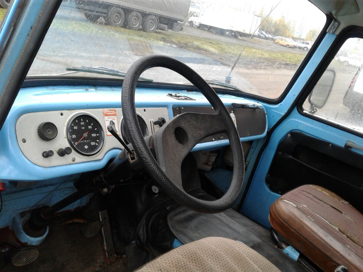 Кабина Barkas B1000. Источник фото: drive2.ru