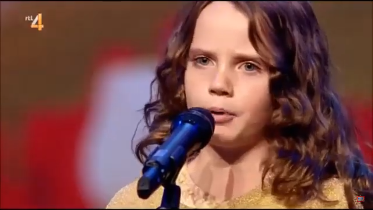 Амира на конкурсе "Минута Славы" в Голландии. Скрин с видео.