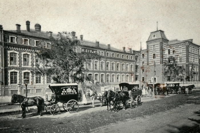 Фабрика Адольфа Сиу. Материал взят из свободного источника.