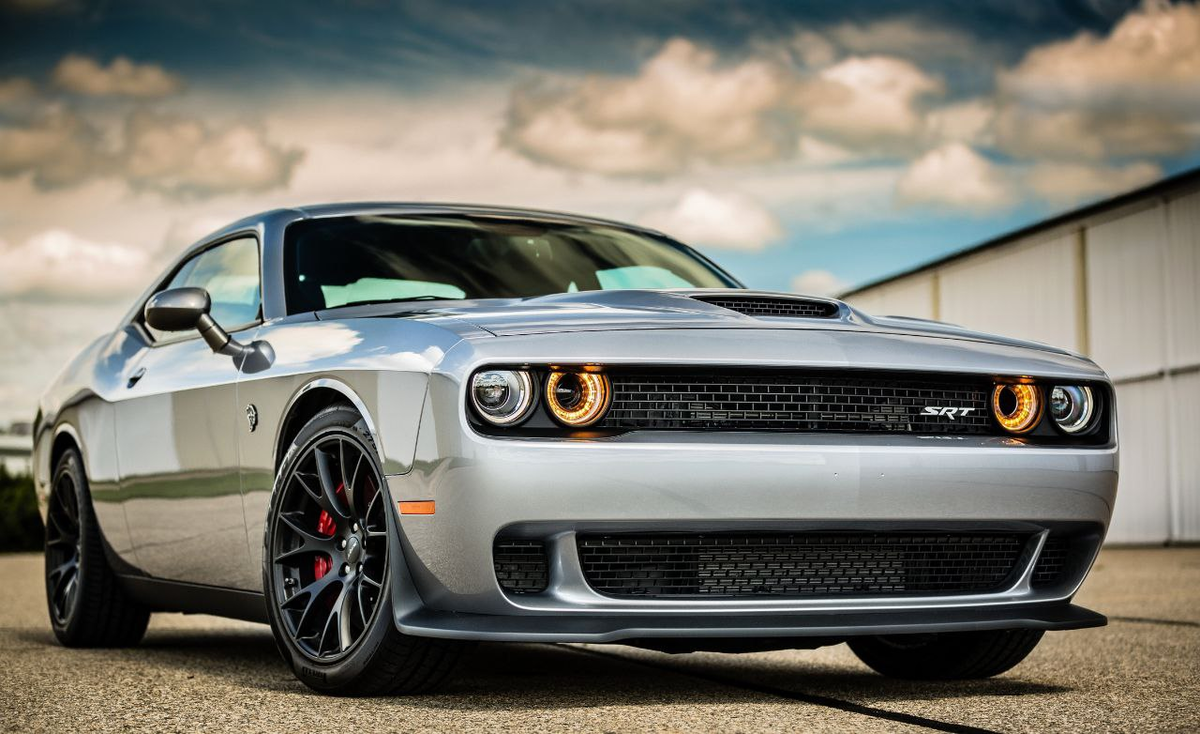 Додж Челленджер Хеллкэт 2016. Dodge Challenger srt 2016. Додж Челленджер СРТ 2016.