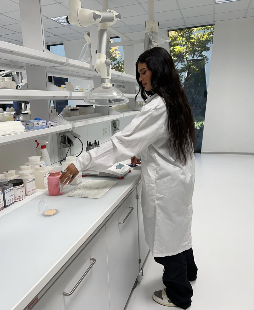    Кайли Дженнер обвинили в несоблюдении санитарных нормСоцсети Кайли Дженнер