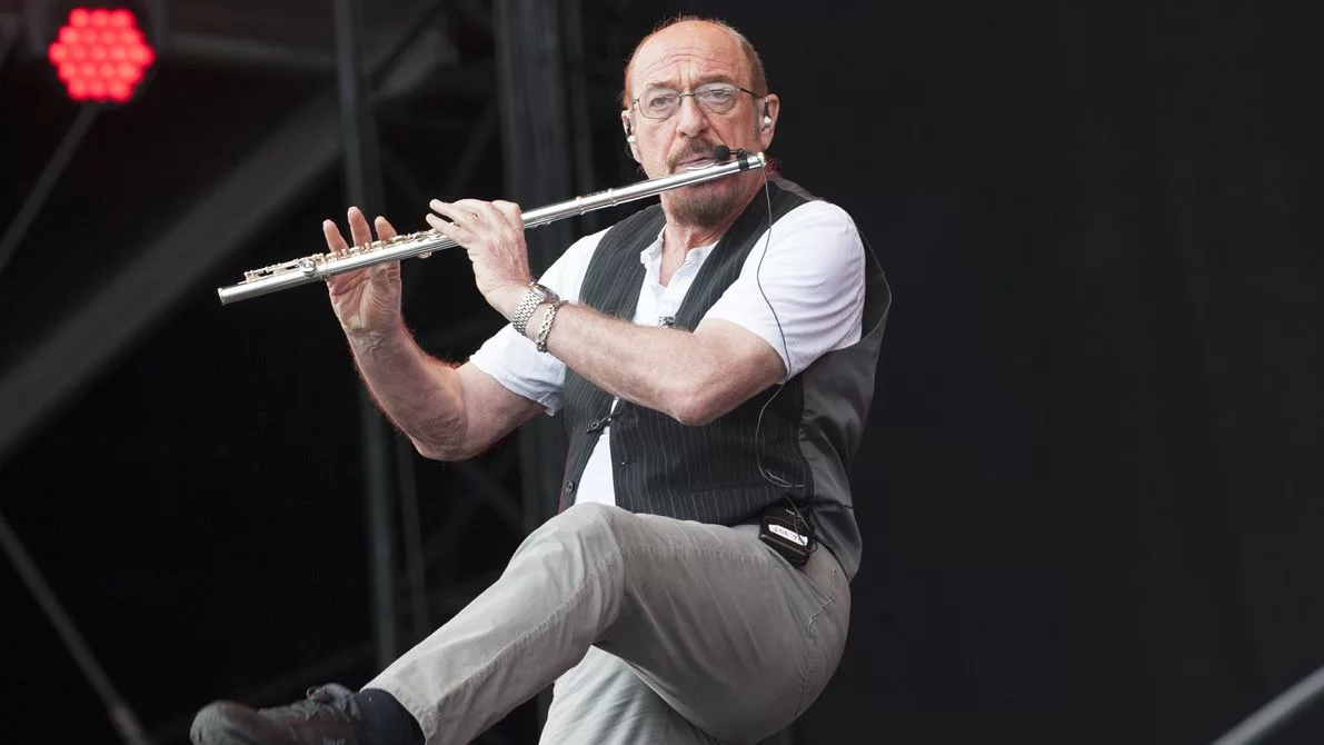 Ian anderson. И́эн А́ндерсон. Андерсон флейта. Иэн Андерсон 2011. Ян Андерсон Джетро Талл имение.