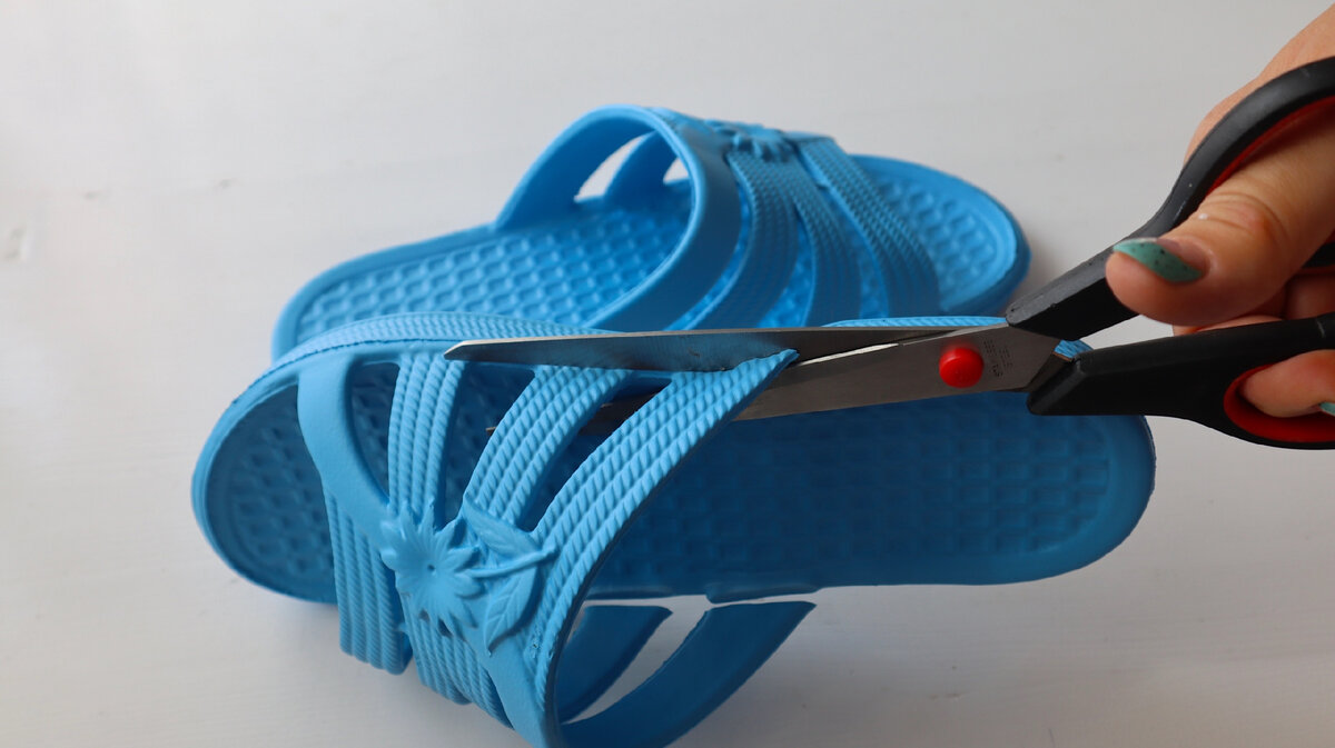 Листайте вправо