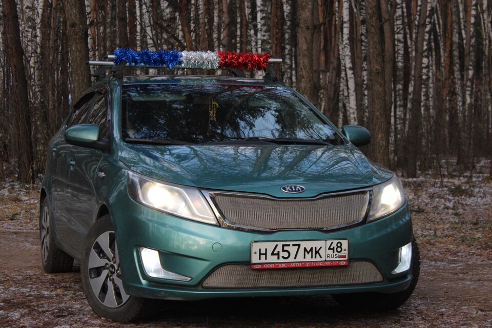     Синие или сине-красные: какие проблесковые маячки круче Фото avtovzglyad.ru