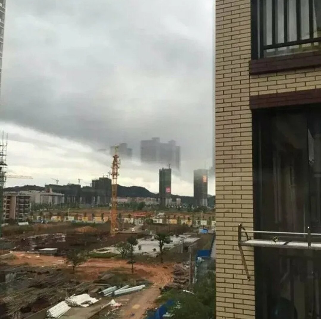 город в небе над китаем