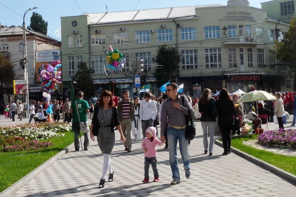     В этом году воронежцы смогут просто погулять по перекрытым улицам центра Татьяна ПОДЪЯБЛОНСКАЯ