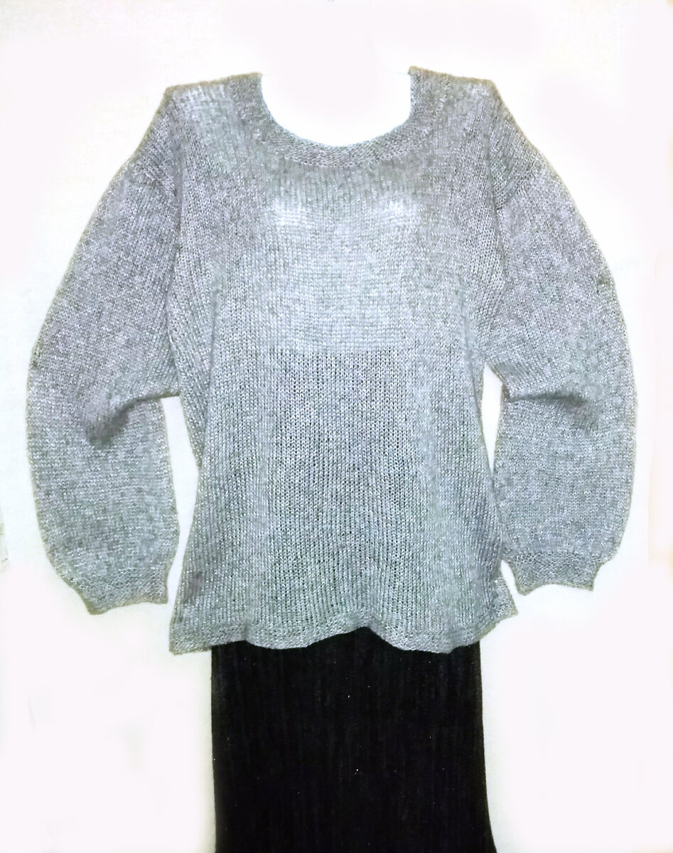 Свитер-паутинка, связанный спицами