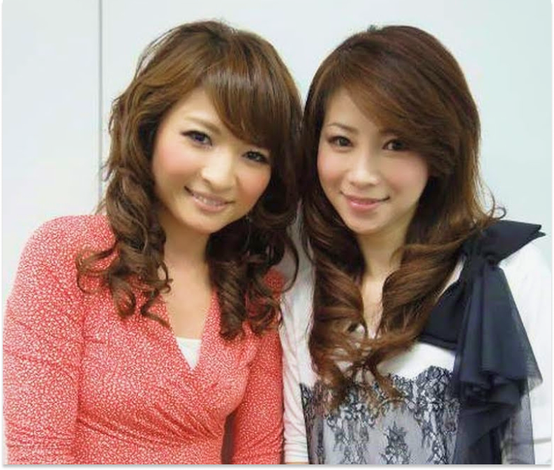 Масако Мизутани (справа) с дочерью (слева), фото из профиля @mizutanimasako