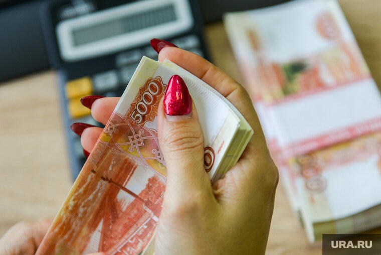    С зарплаты могут удержать больше 20% только с согласия работника