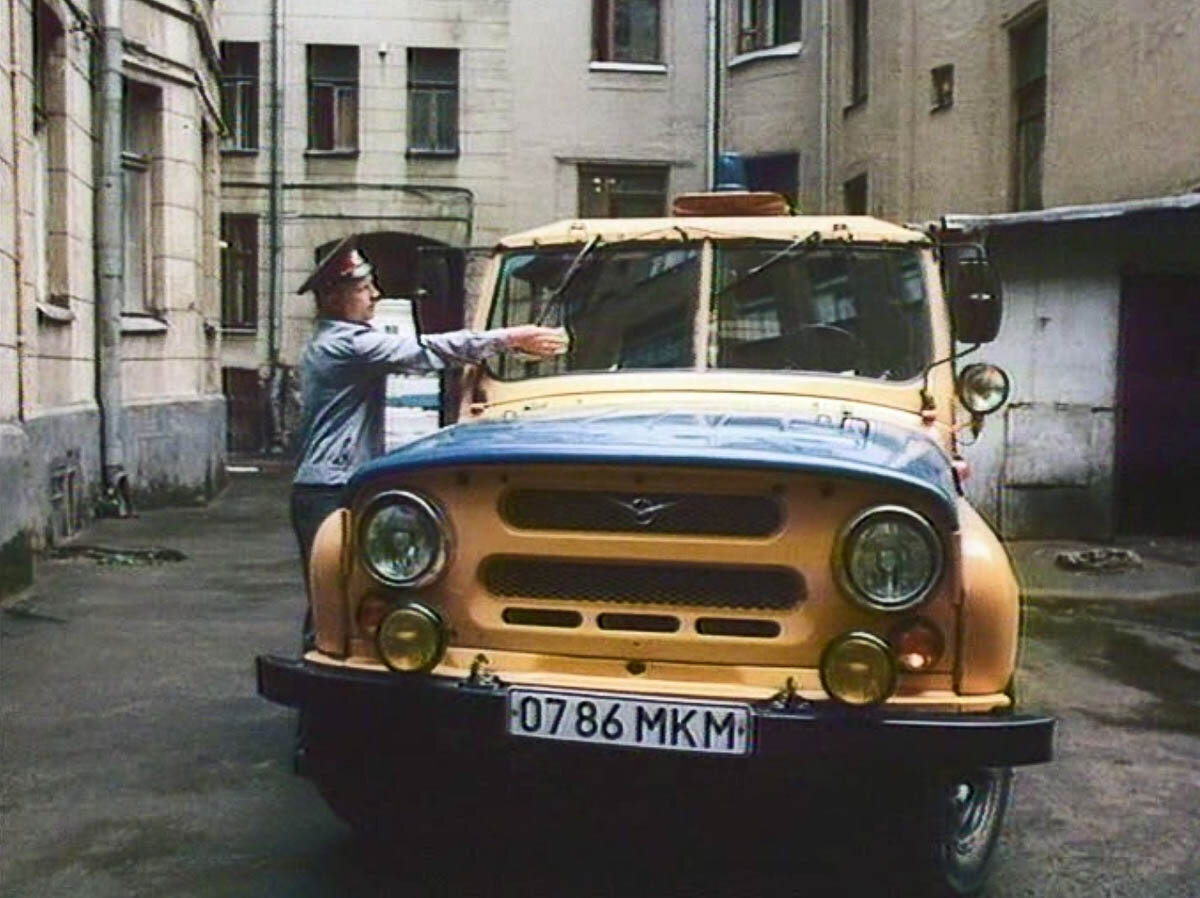 Несколько важных проколов и нестыковок в фильме "Не будите спящую ...