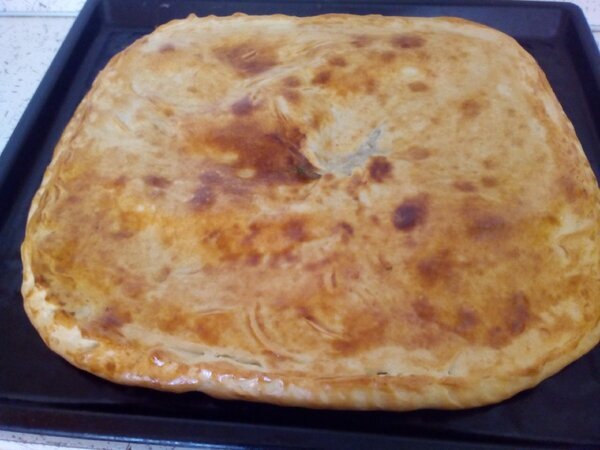 Пирог с рыбой и рисом