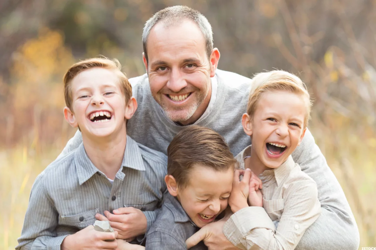 Отец-это образец для сына как представитель сильного пола