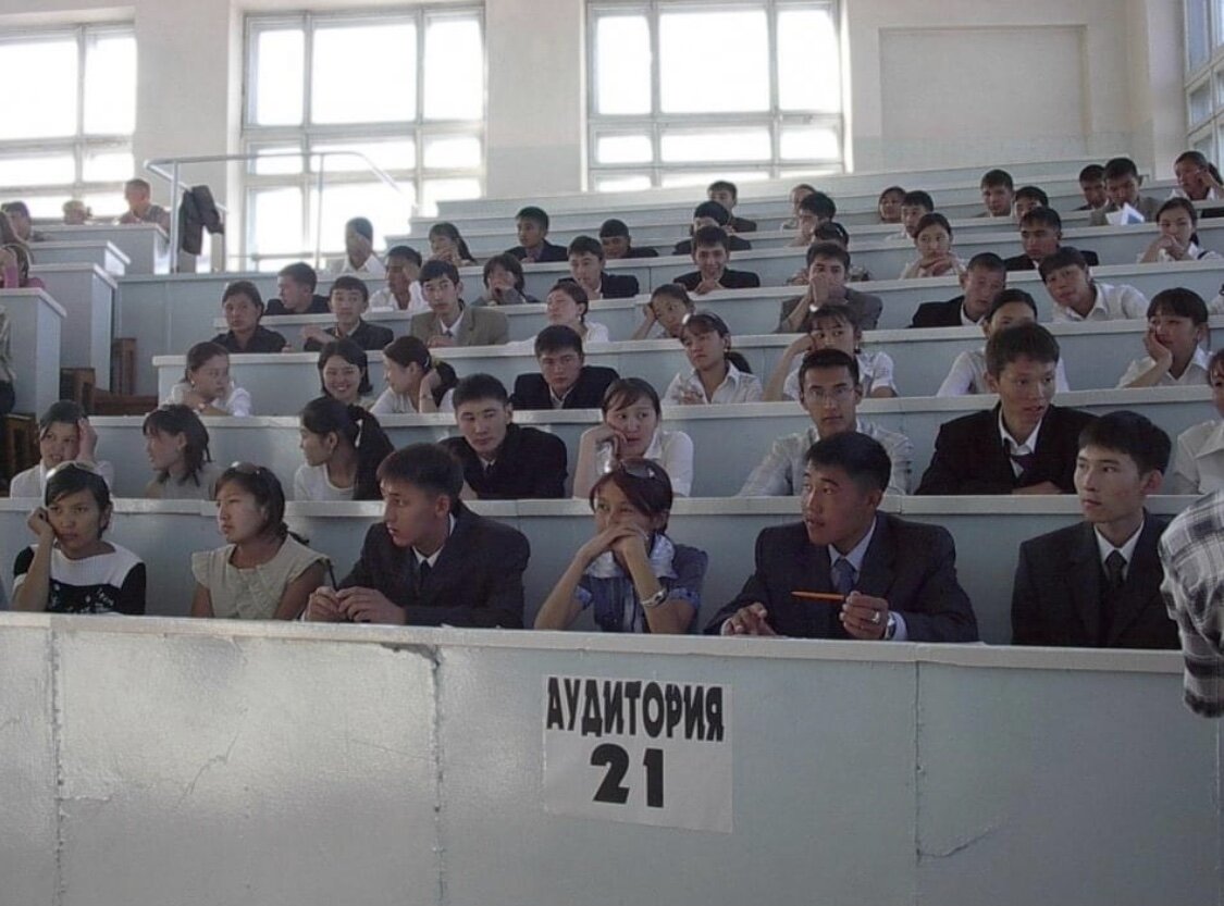 Абитуриенты Фото: www.voxpopuli.kz