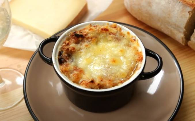 Французский луковый суп - классический рецепт с фото пошагово