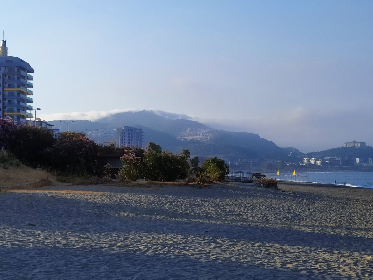 На море с утра, пока нет жары.