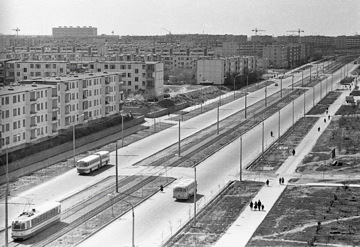 Ул. Гафура Гуляма 70-е. Ул. Лутфи сегодня.
