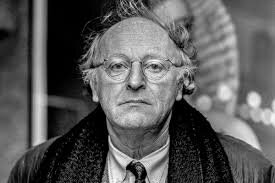 Рифмы Бродского выглядят на первый взгляд неказисто, но стоит вглядеться и их изящество станет очевидным. 