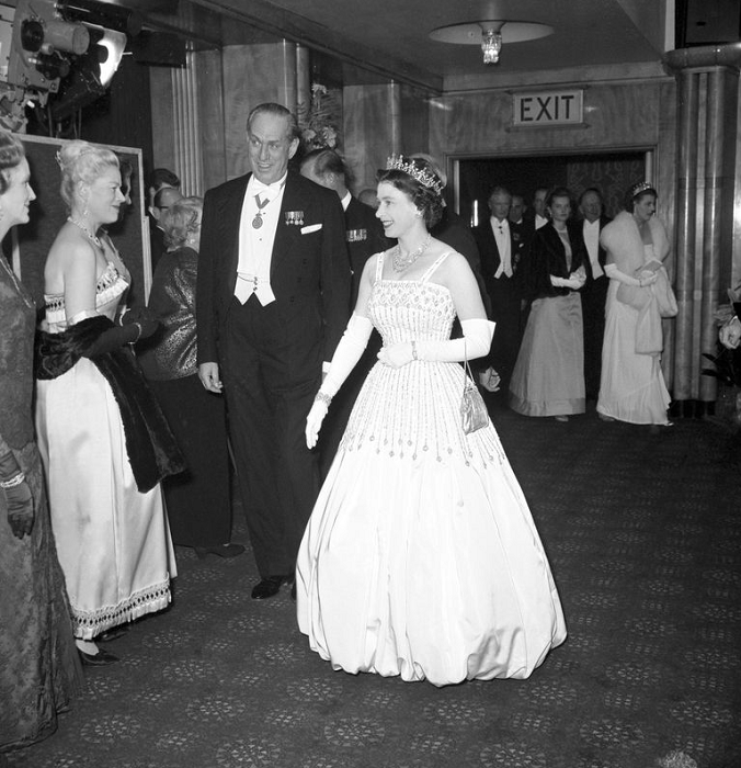 Свадебное платье Беатрис: когда бабушка - королева, а внучка - принцесса