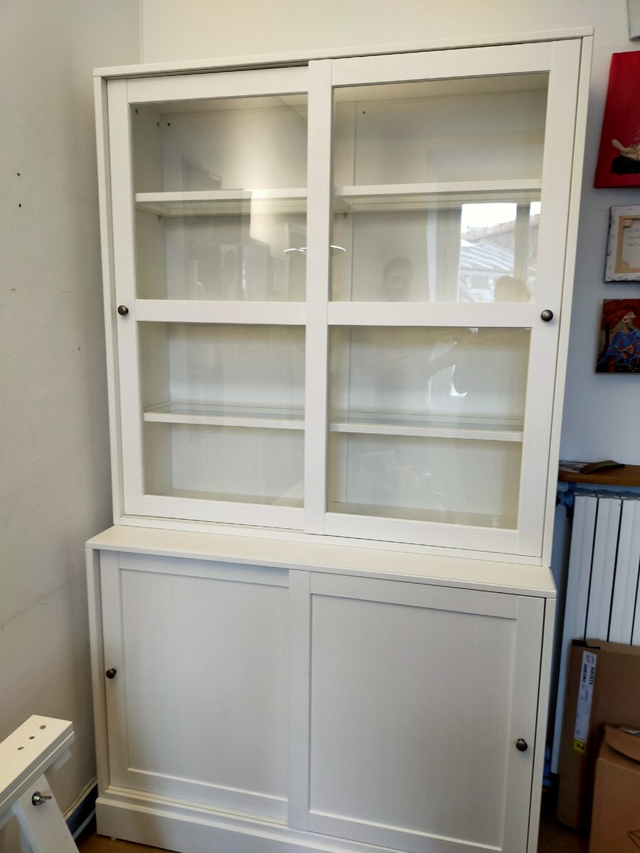 Вот такой вот шкаф-стелаж (это уже в собранном виде)