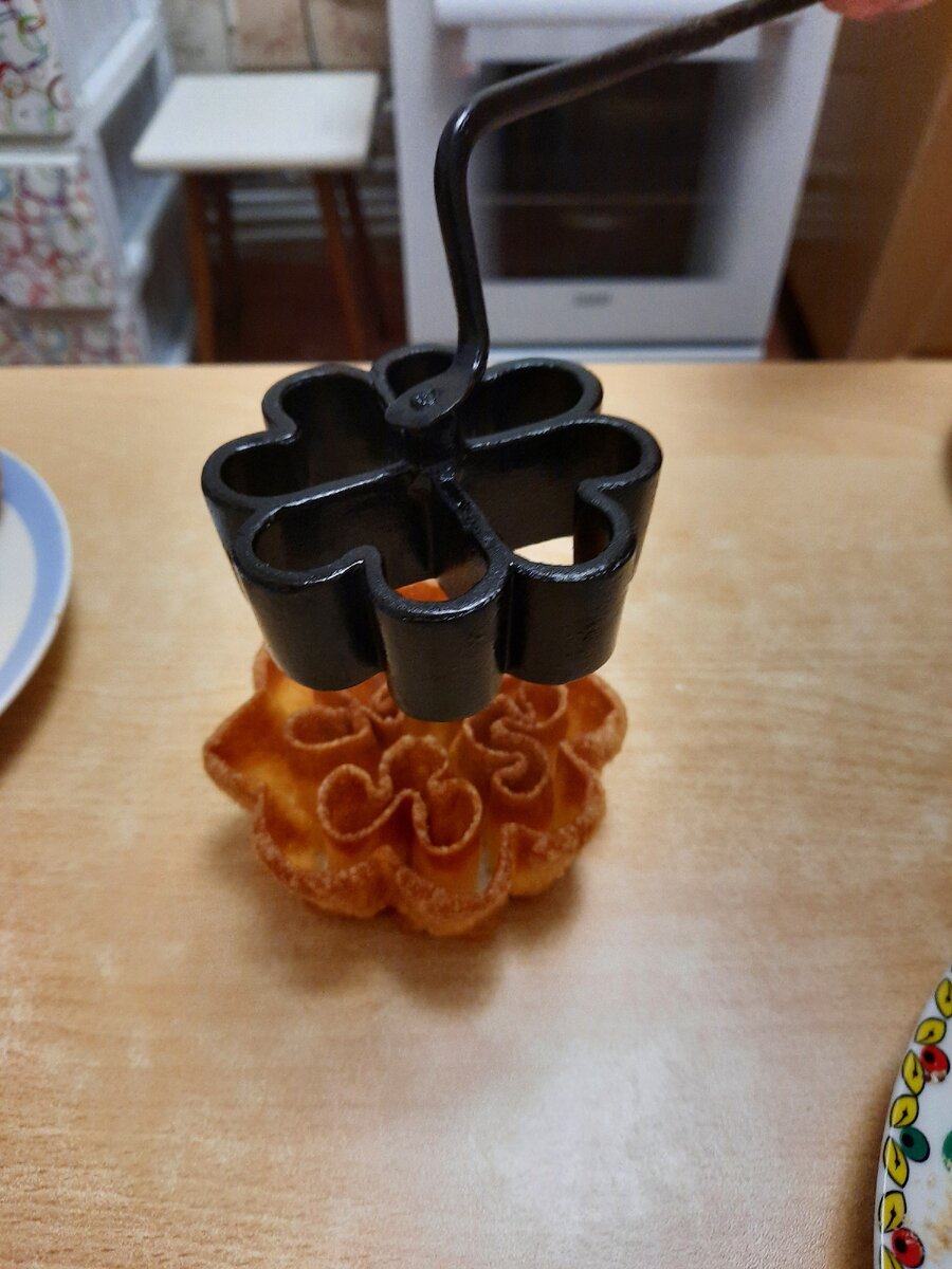 форма для хвороста