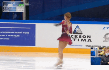 Александра Трусова в ПП на 2 этапе Кубка России (источник - youtu.be/qmwaLzBWcpQ)