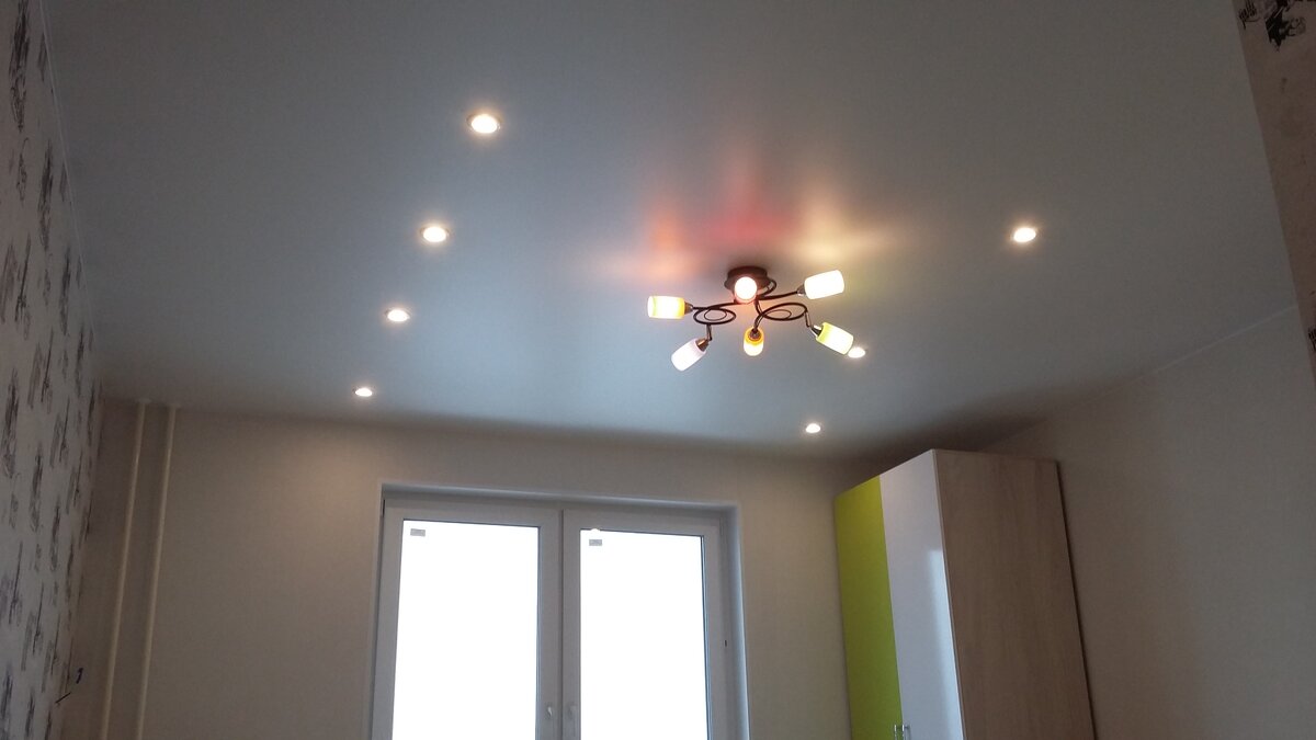 Натяжной потолок на кухне от специалистов компании "Московские Потолки"