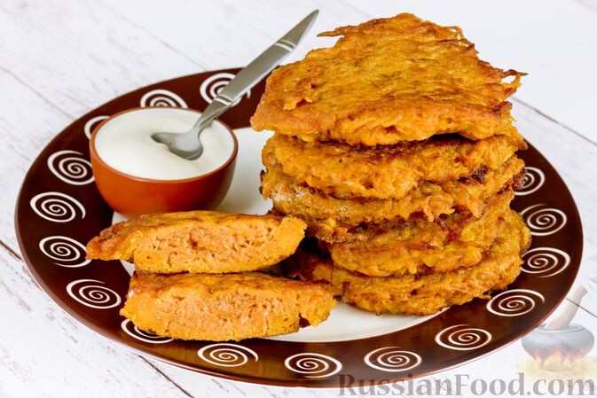 морковь, мука, яйца, лимон, сода, соль, масло подсолнечное, сметана