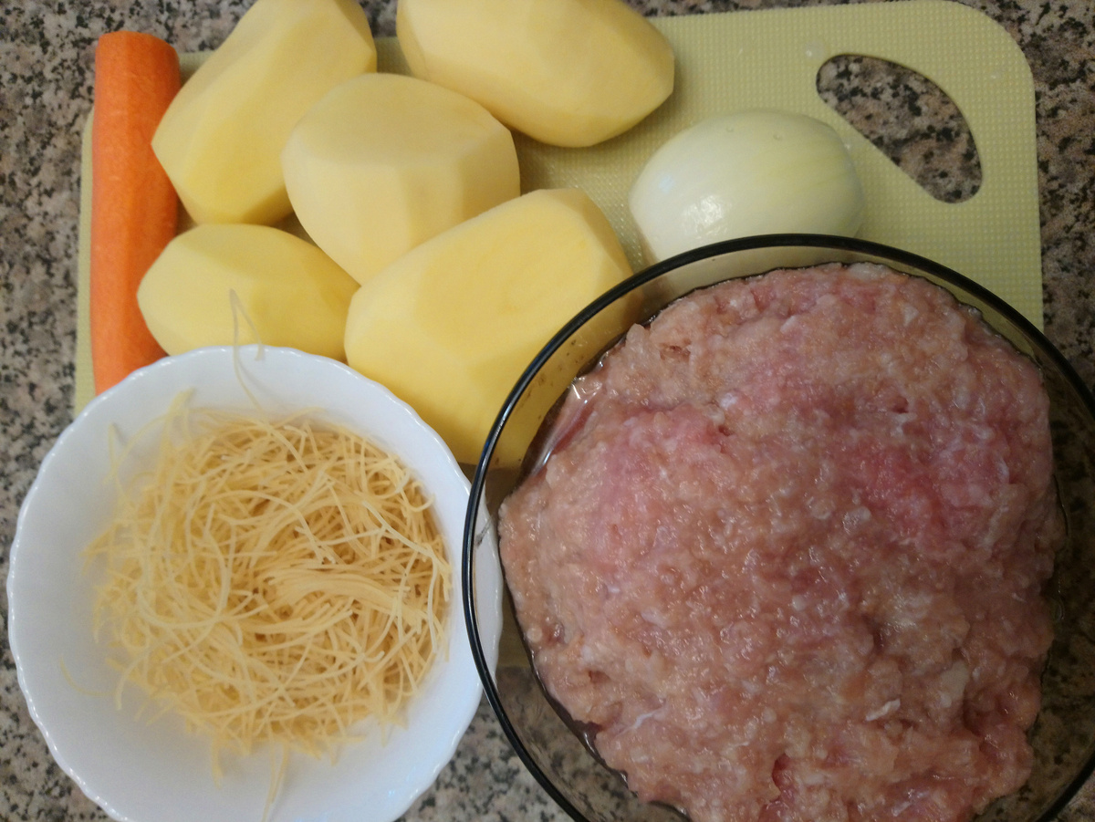 вот такой набор продуктов превратится в прекраснейший суп.