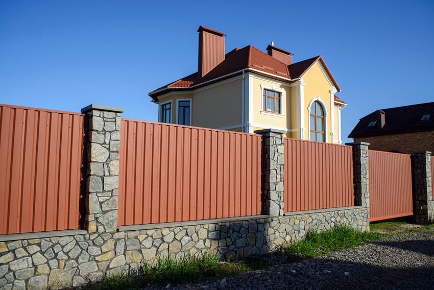 забор из профнастила
