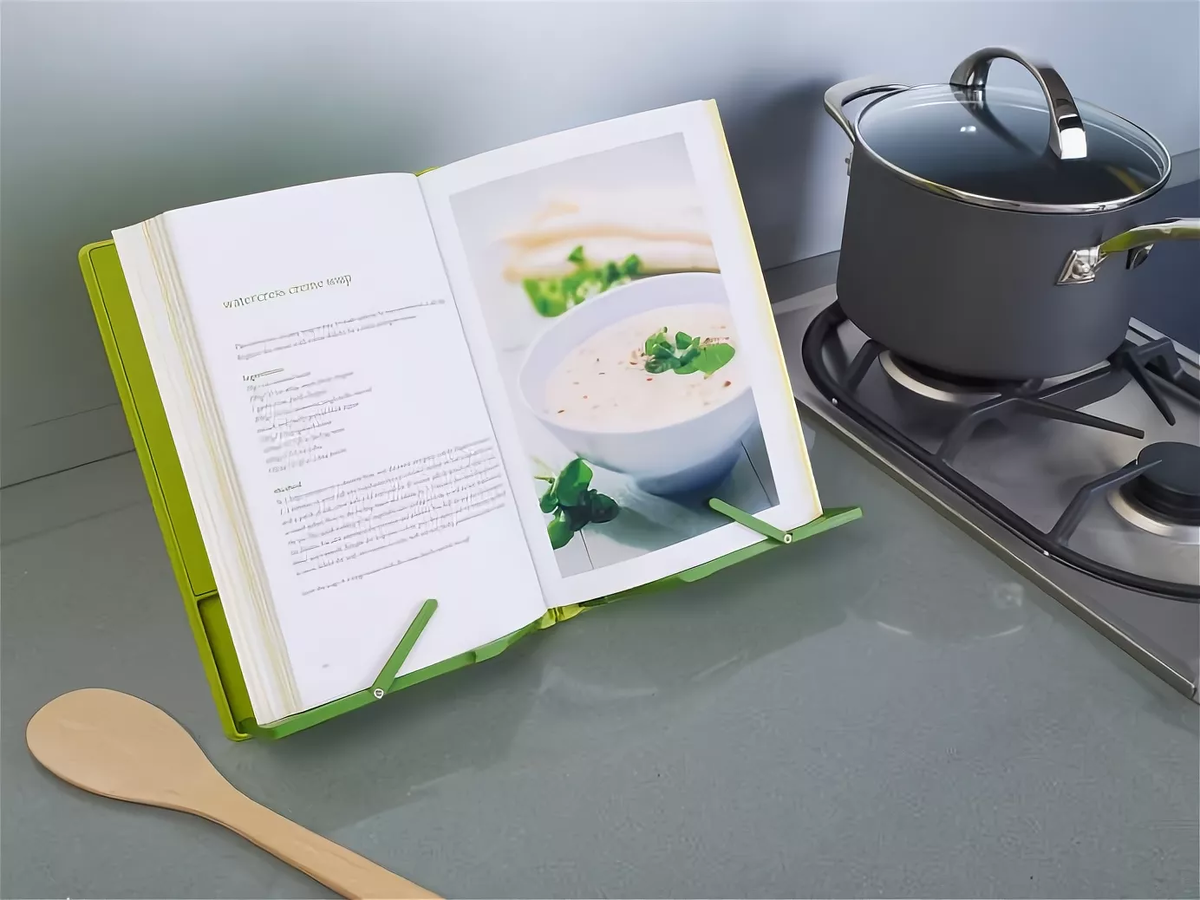 Лайфхак - защищаю книгу рецептов на кухне от грязи и брызгов, разделочной доской