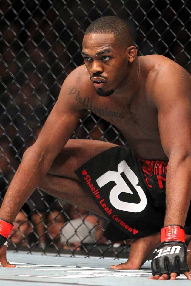 Бывший чемпион UFC в среднем весе Майкл Биспинг выразил мнение, что Хабиб Нурмагомедов более достоин первого места в сводном рейтинге бойцов, чем Джон Джонс. Он намекнул на то, что Джонса ранее уличали в применении допинга.