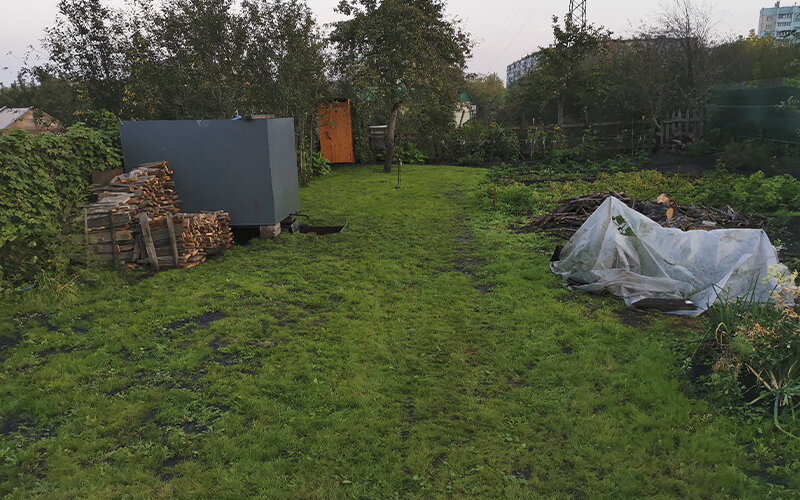 Наш участок после наведения порядка.