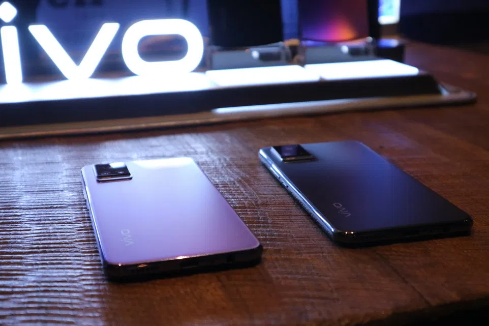 Xiaomi и Samsung такого не ожидали, Vivo выпустили первый смартфон с Android 11: Snapdragon 720G и 8/128ГБ памяти0