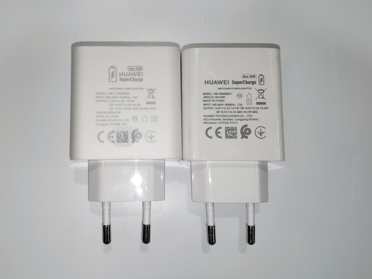 Зарядное устройство Mate 40 pro (слева) и P40 pro (справа)