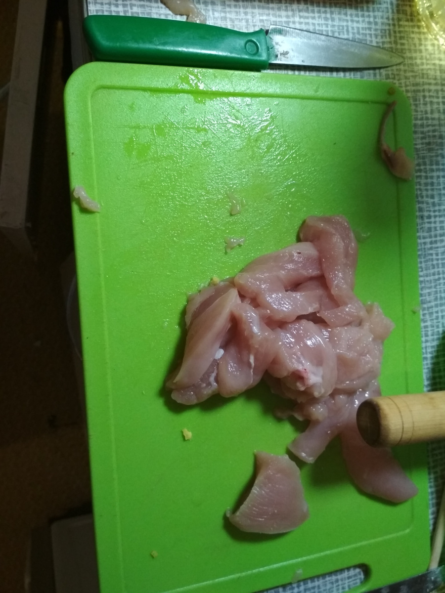 режем удобными кусочками, маленькие мне нравяться больше