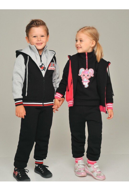 Дети в спортивных костюмах. Источник : dm-kid.com.ua