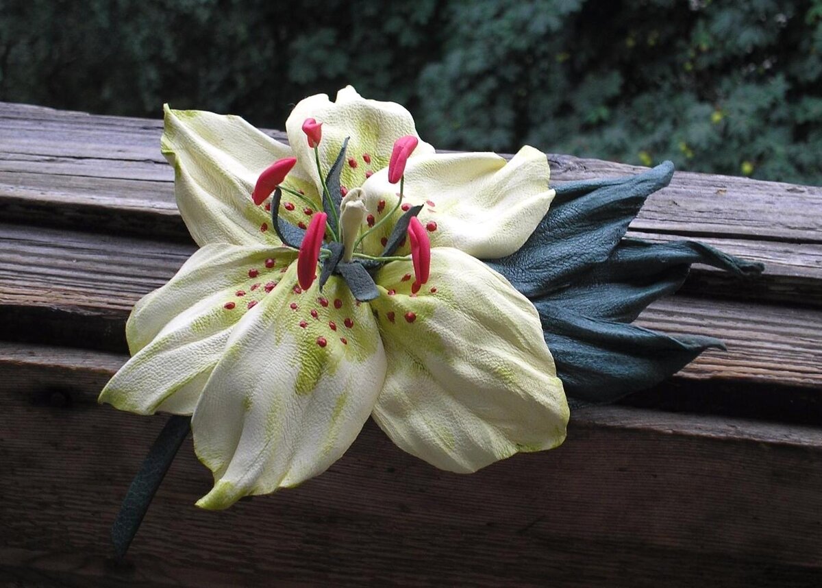 Лилия как живая